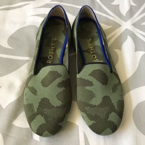 EUC Camo Loafer Size 8
